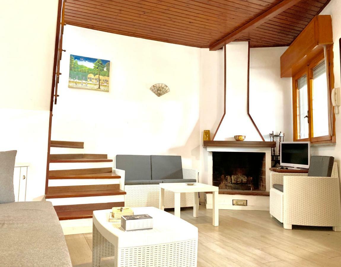 Santa Beach House Санта-Маринелла Экстерьер фото